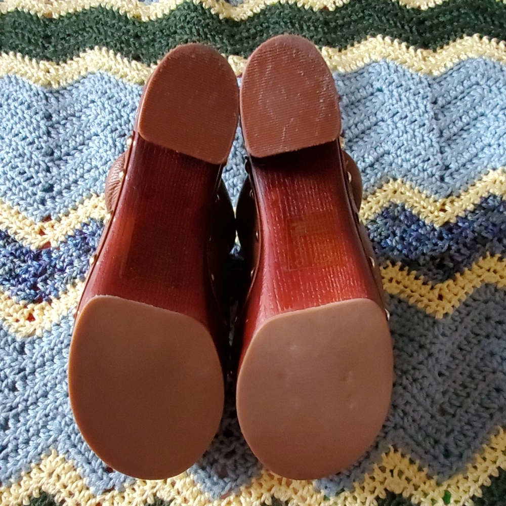 Clogs - Picture 3 of 4